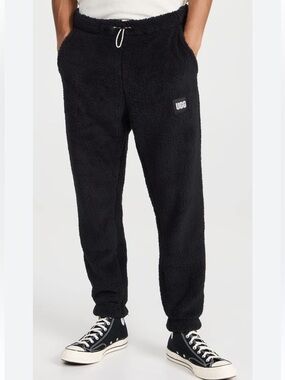 UGG Men’s Black Dilan Sherpa Joggers size Medium